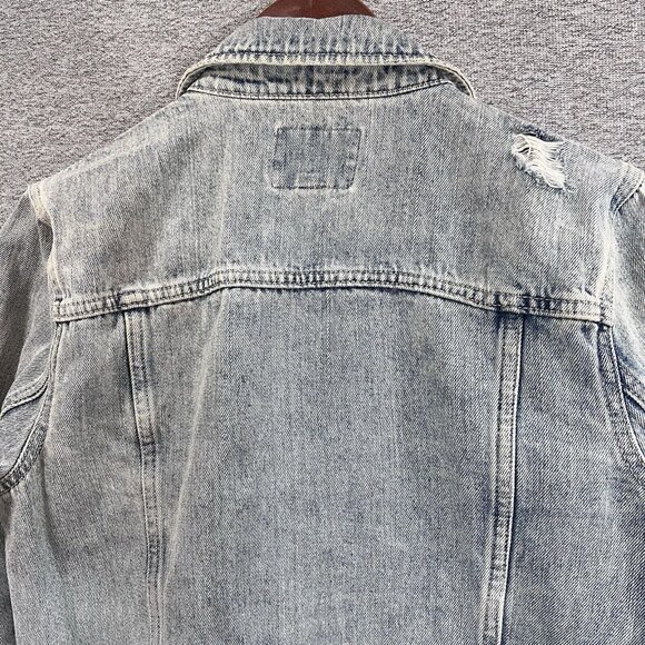 Old Navy Denim Jacket Women’s Medium Tall Distressed Light Wash Trucker Jean - Picture 11 of 13